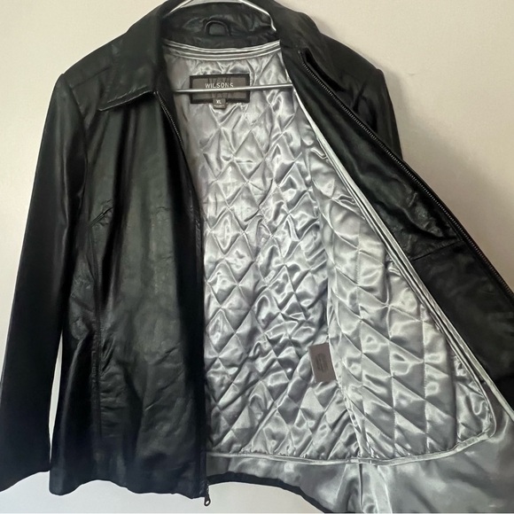 Wilsons Black Leather Jacket Women’s XL Full Zip Insulated Classic Edgy Chic - Picture 9 of 13